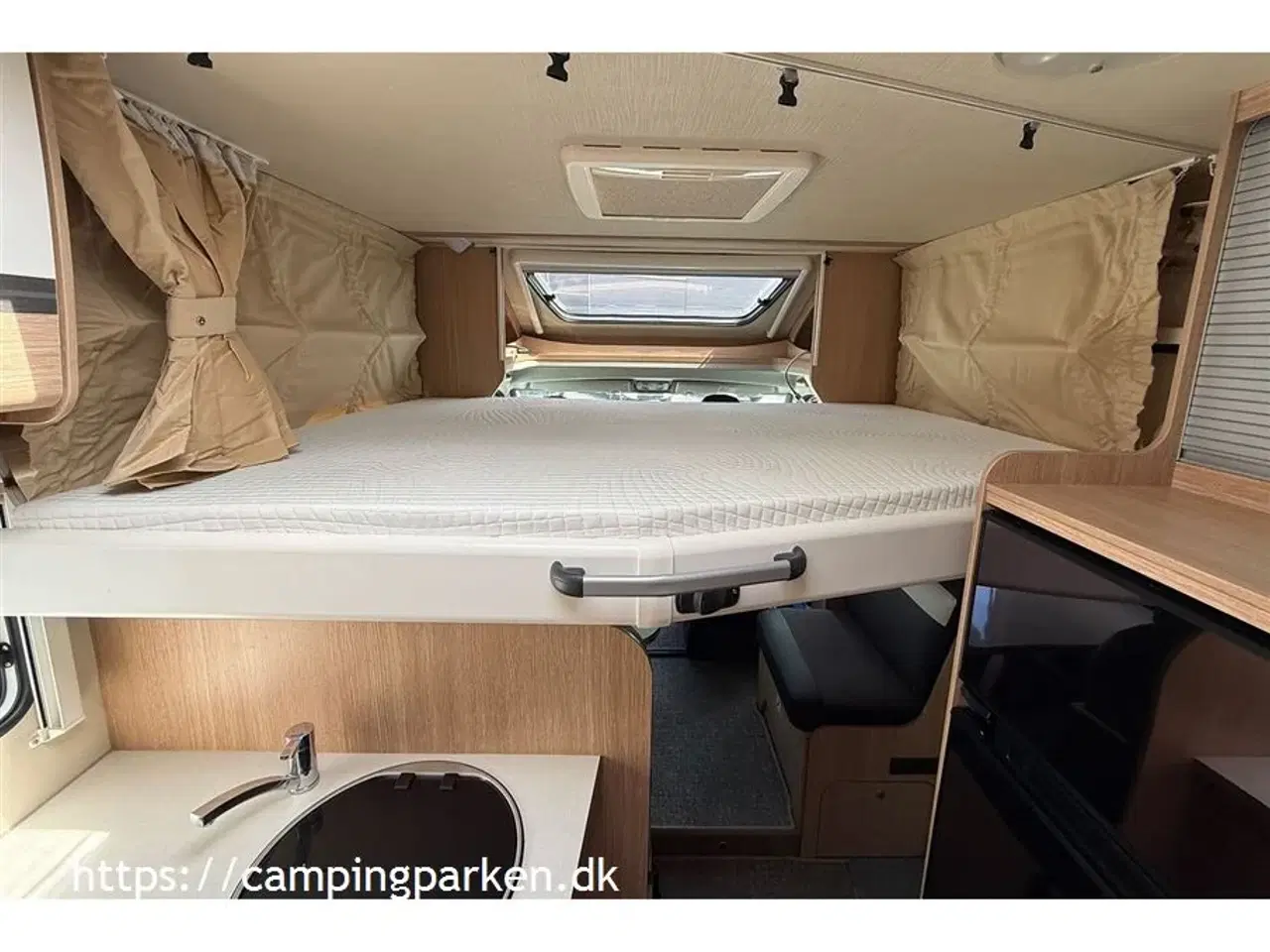 Billede 12 - 2017 - SunLight   Brugt autocamper med queensbed, sænkeseng og automatgear