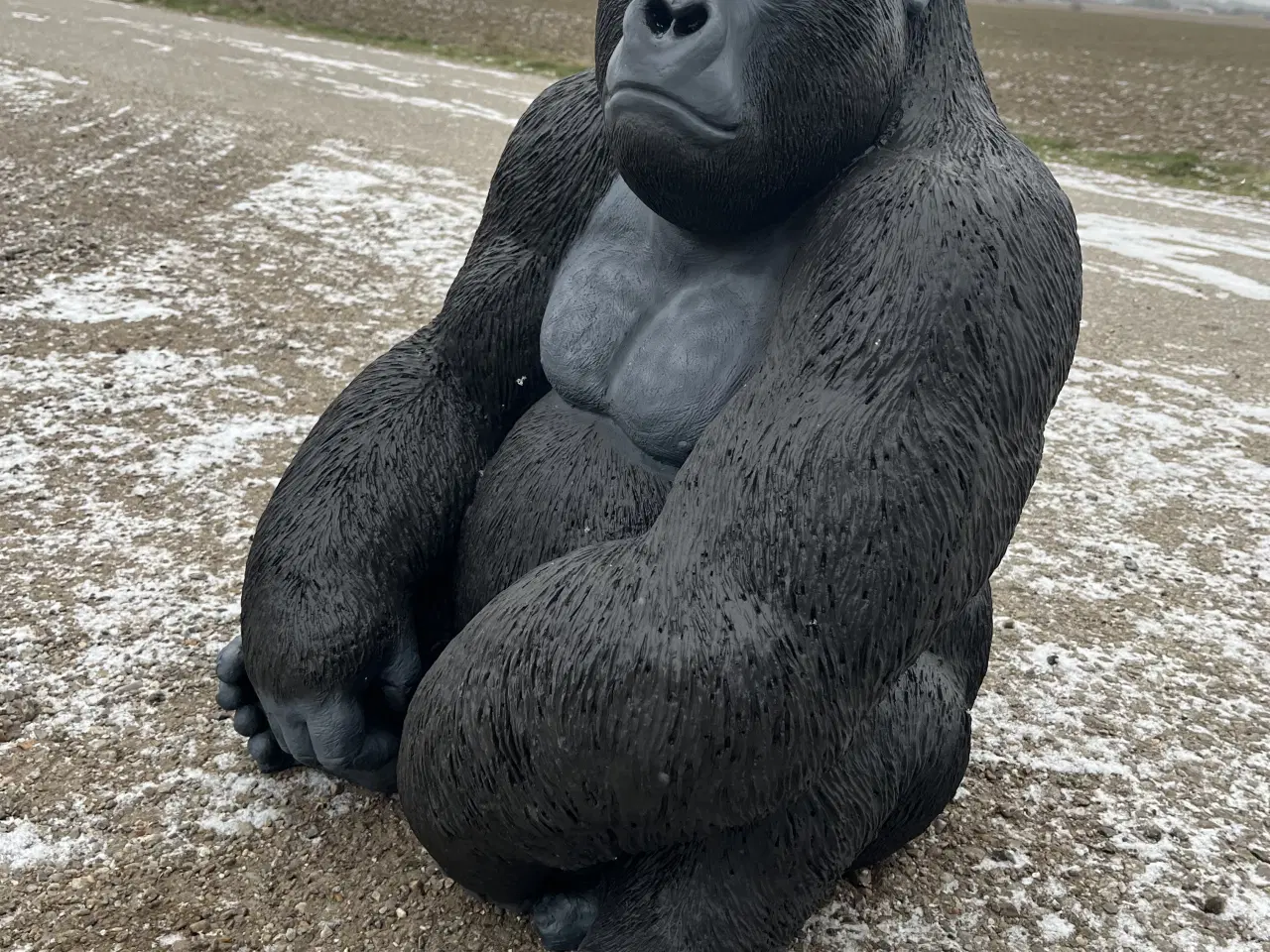 Billede 2 - Gorilla i plast polyester 