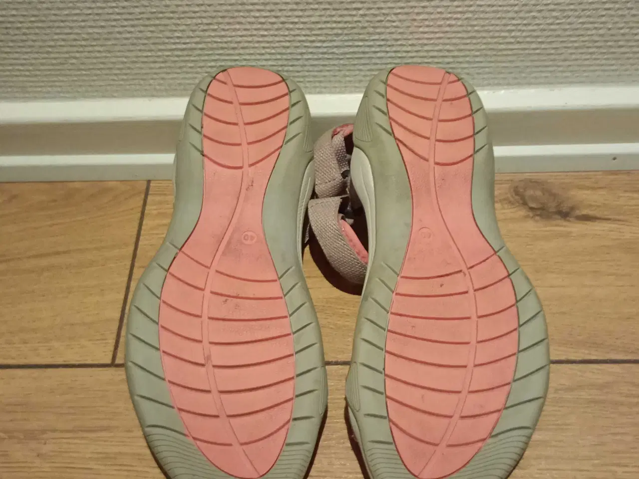 Billede 2 - Damesandaler, FILAS, str. 40.