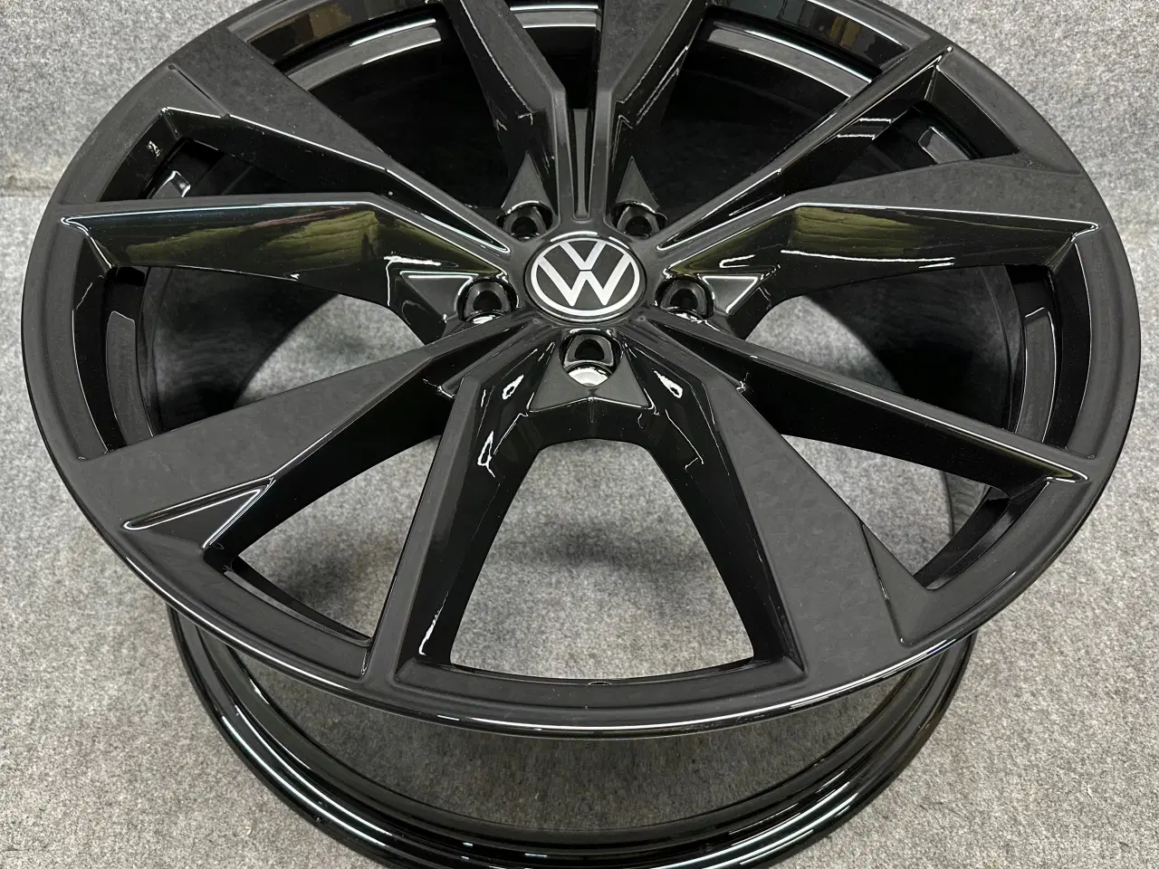 Billede 1 - VW TIGUAN II 5N 5NA R-LINE MISANO 20 8,5Jx20