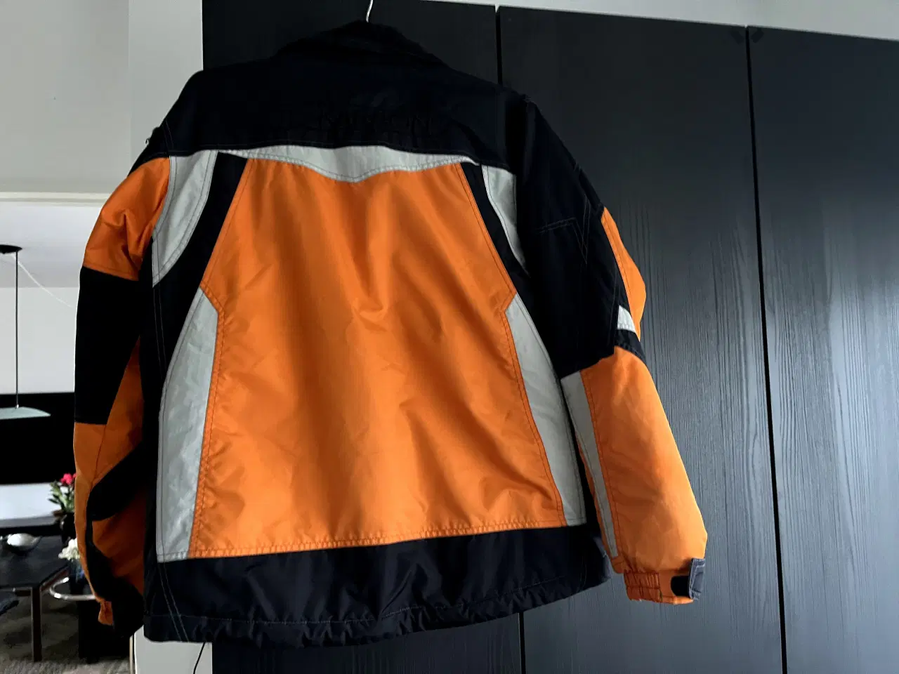 Billede 2 - En Canatisk  Skijakke