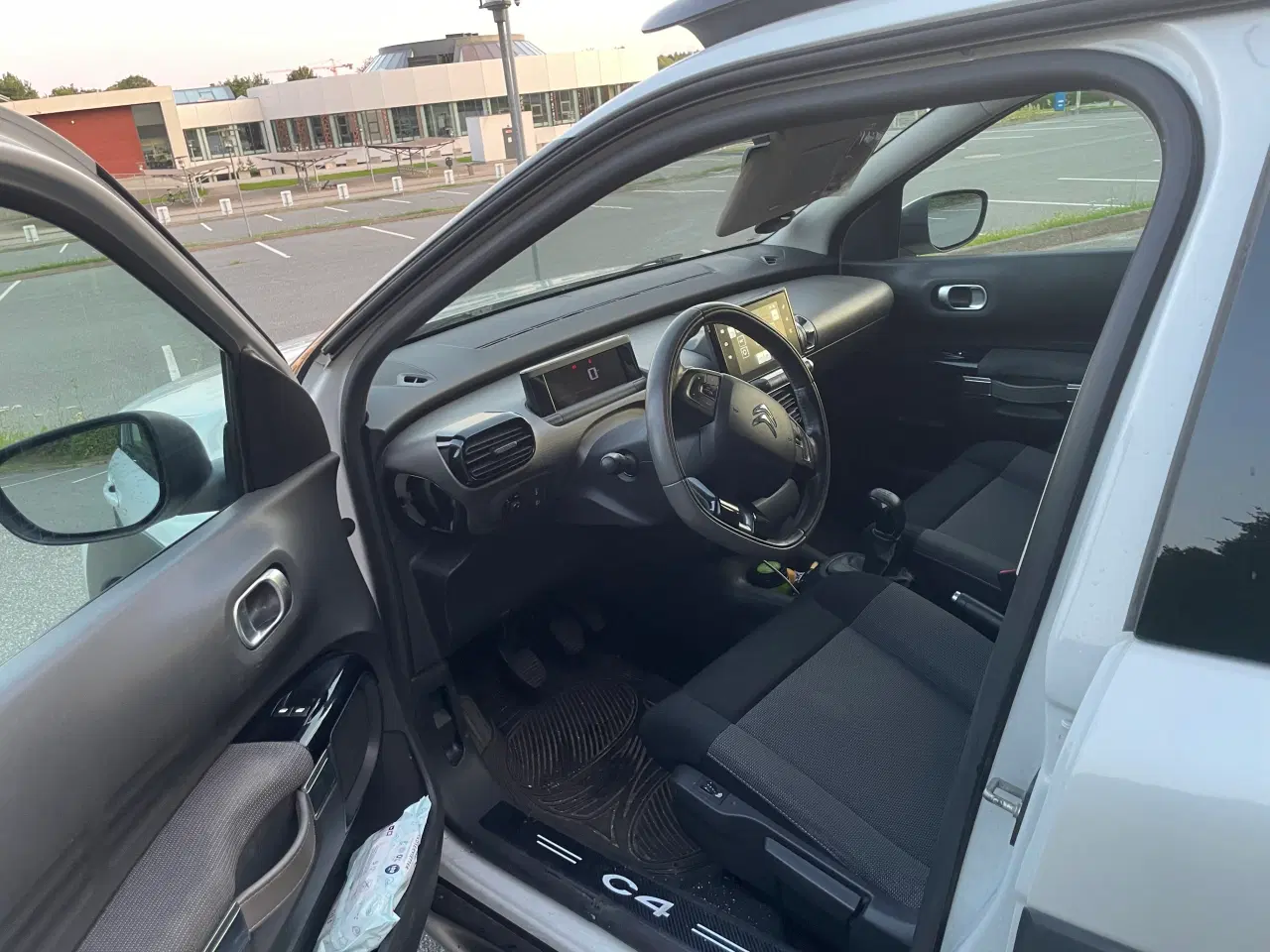 Billede 6 - CITROËN C4 Cactus 1,2 4-DØRS MED BAGKLAP 5 Man