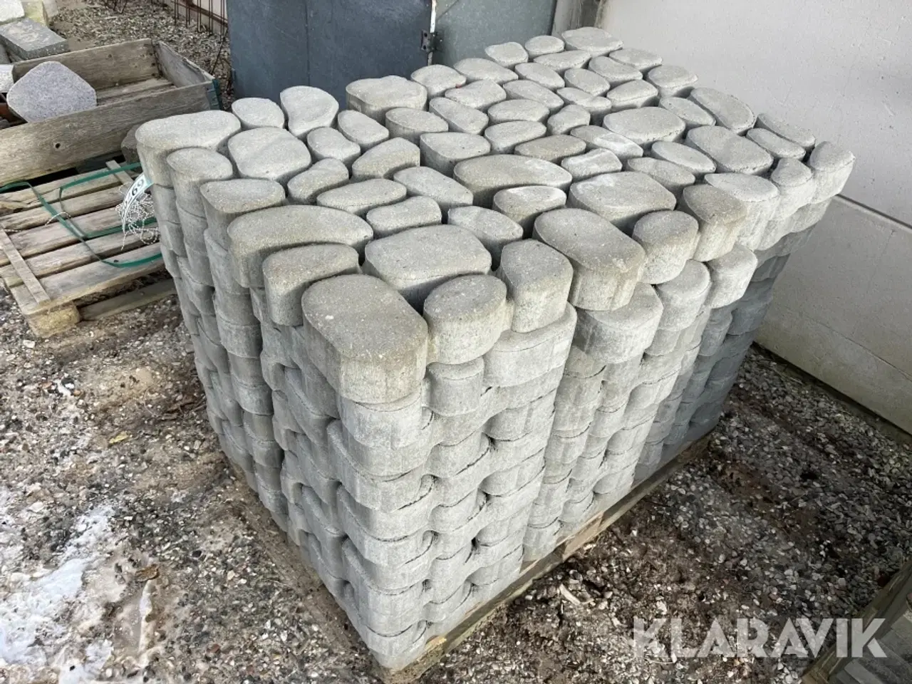 Billede 1 - Græsarmering med pigsten look Farum Beton - 66 styk