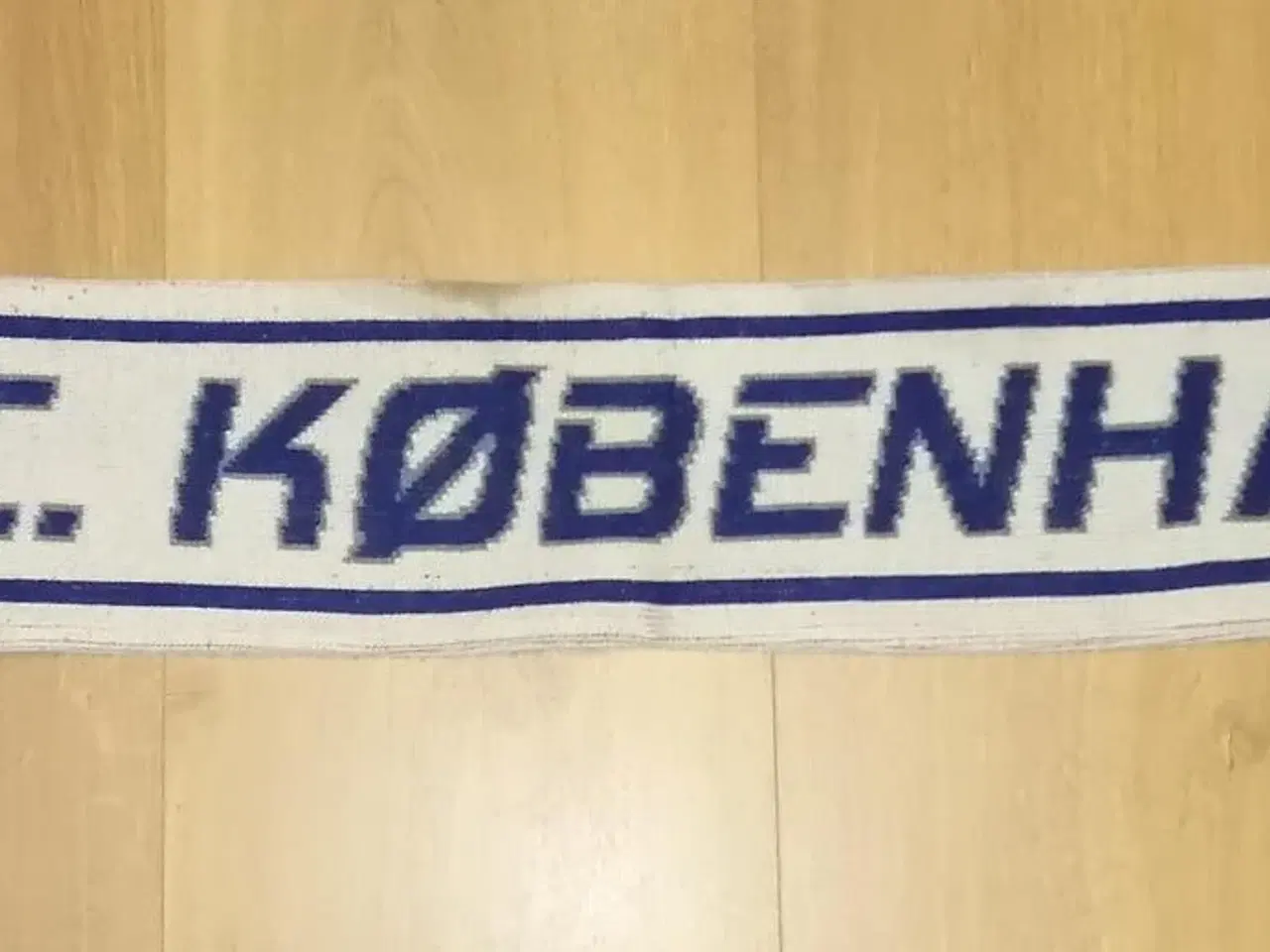 Billede 2 - F.C KØBENHAVN "VINGAARD" HALSTØRKLÆDE, SAMLEOBJEKT