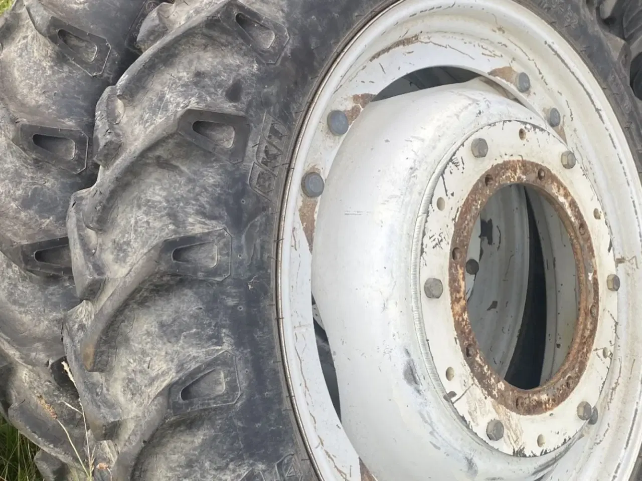 Billede 2 - BKT 230/95R44(9.58R44)+8.3-32