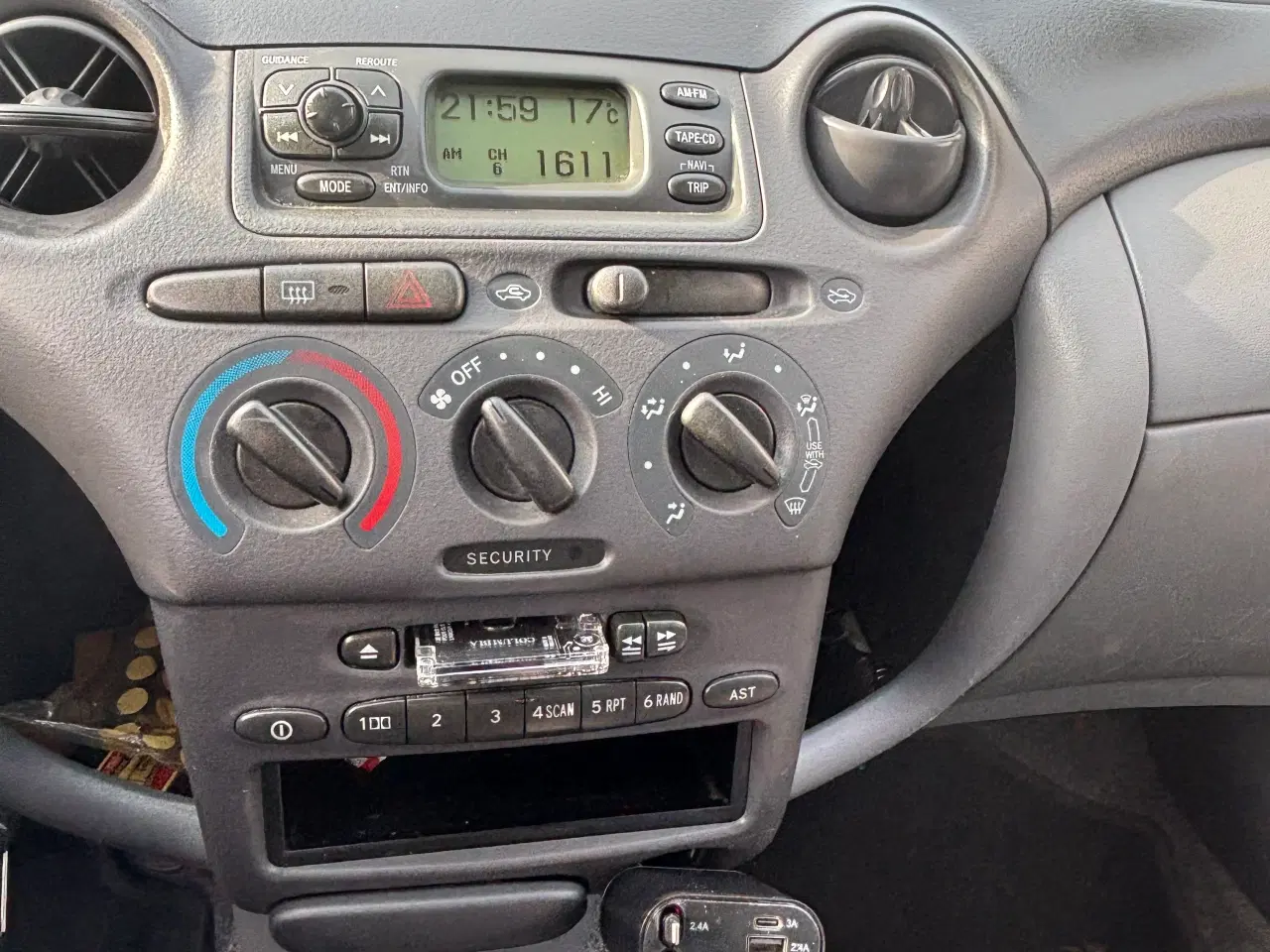 Billede 7 - Toyota Yaris automatgear  / Semi automatic 2001. 1