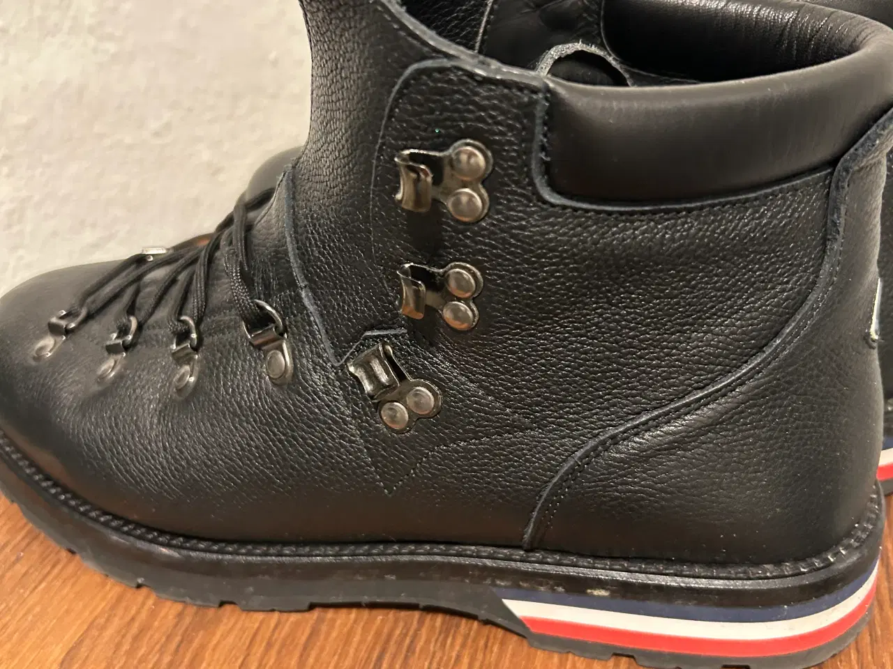 Billede 1 - Moncler efterårs- og vinter- støvle 