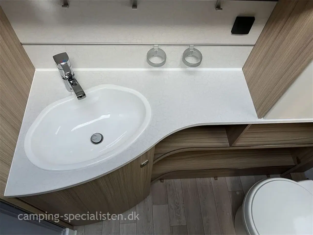 Billede 9 - 2019 - Fendt Bianco Activ 515 SFD   2019 model Fendt Bianco Activ 515 SFD – se den nu hos Camping-Specialisten i Silkeborg