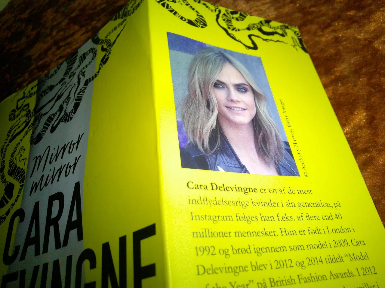 Billede 2 - Mirror mirror, Cara Delevingne