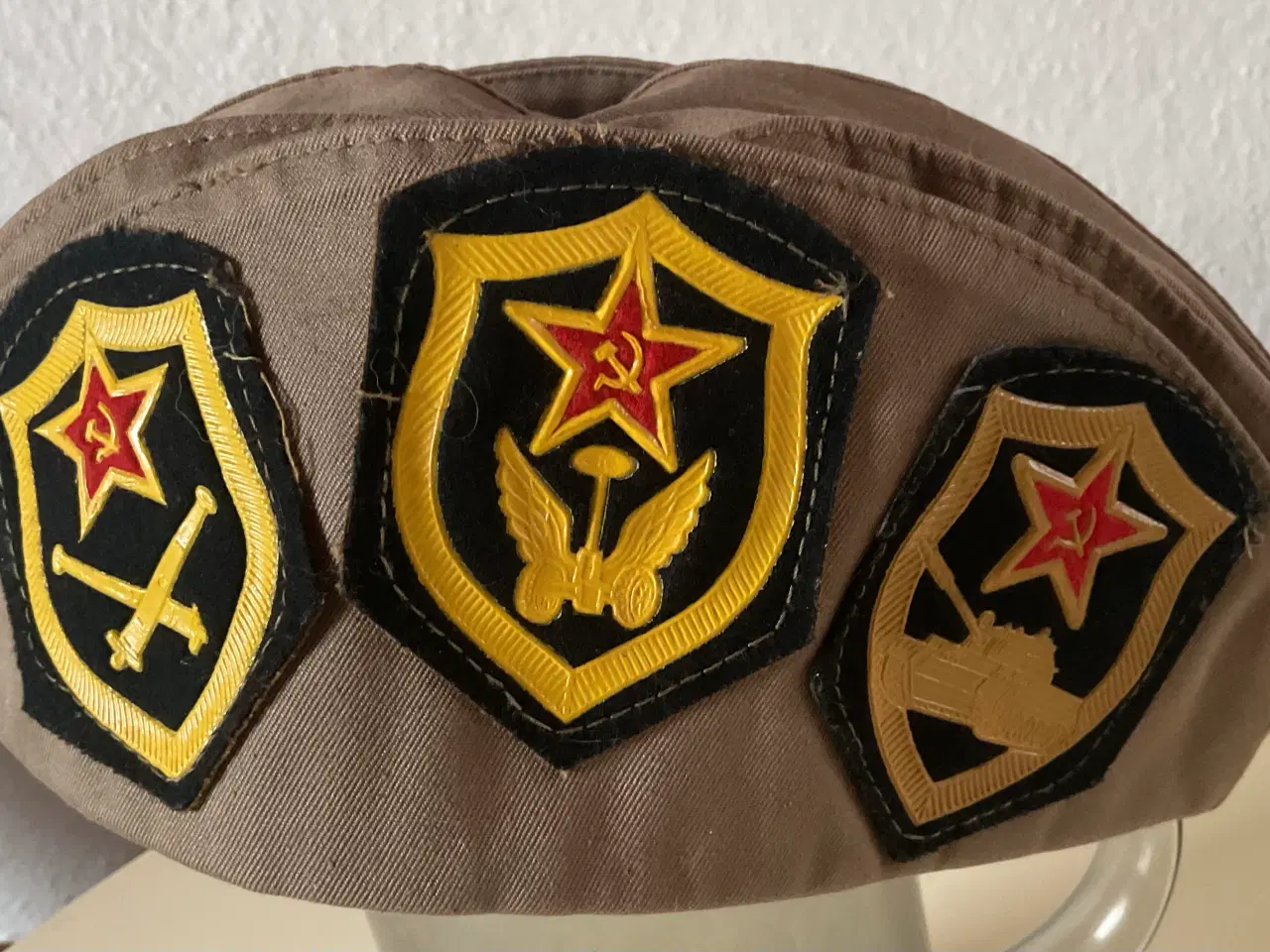 Billede 4 - Sovjetisk militær kasket med emblemer