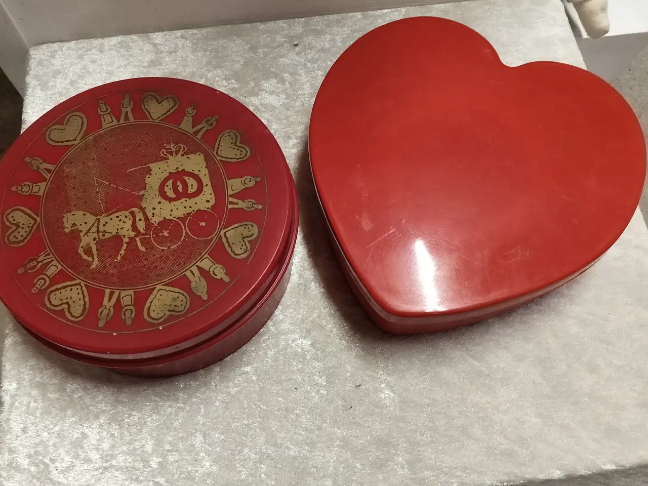 Billede 1 - Gamle retro plast Jule kagedåser