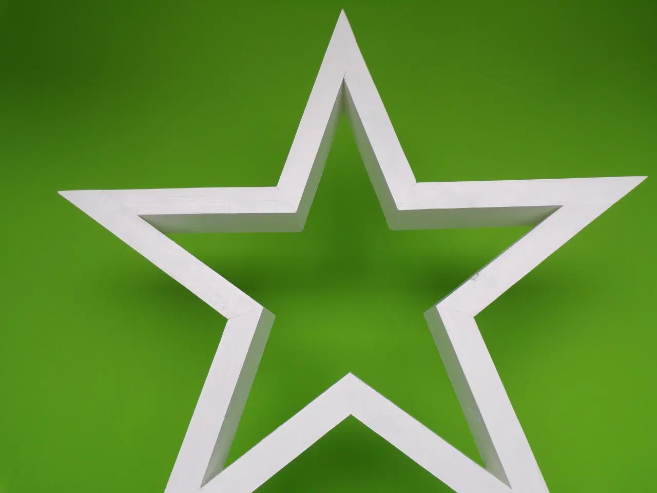 Billede 6 - Ny håndlavet / håndmalet stjerne i fyrretræ