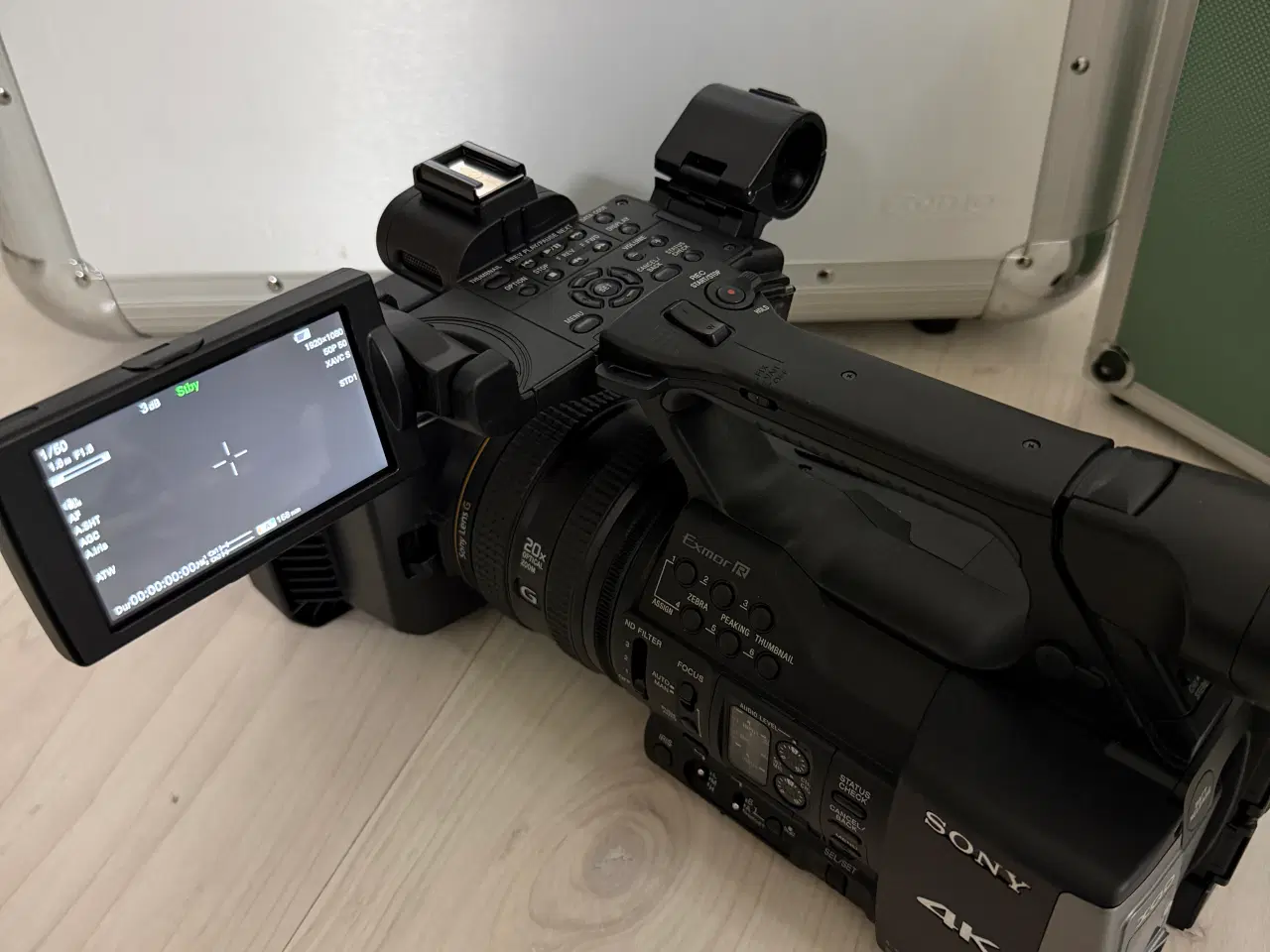 Billede 13 - Sony FDR-AX1 4K Camcorder – Kun 51 timer – Komplet