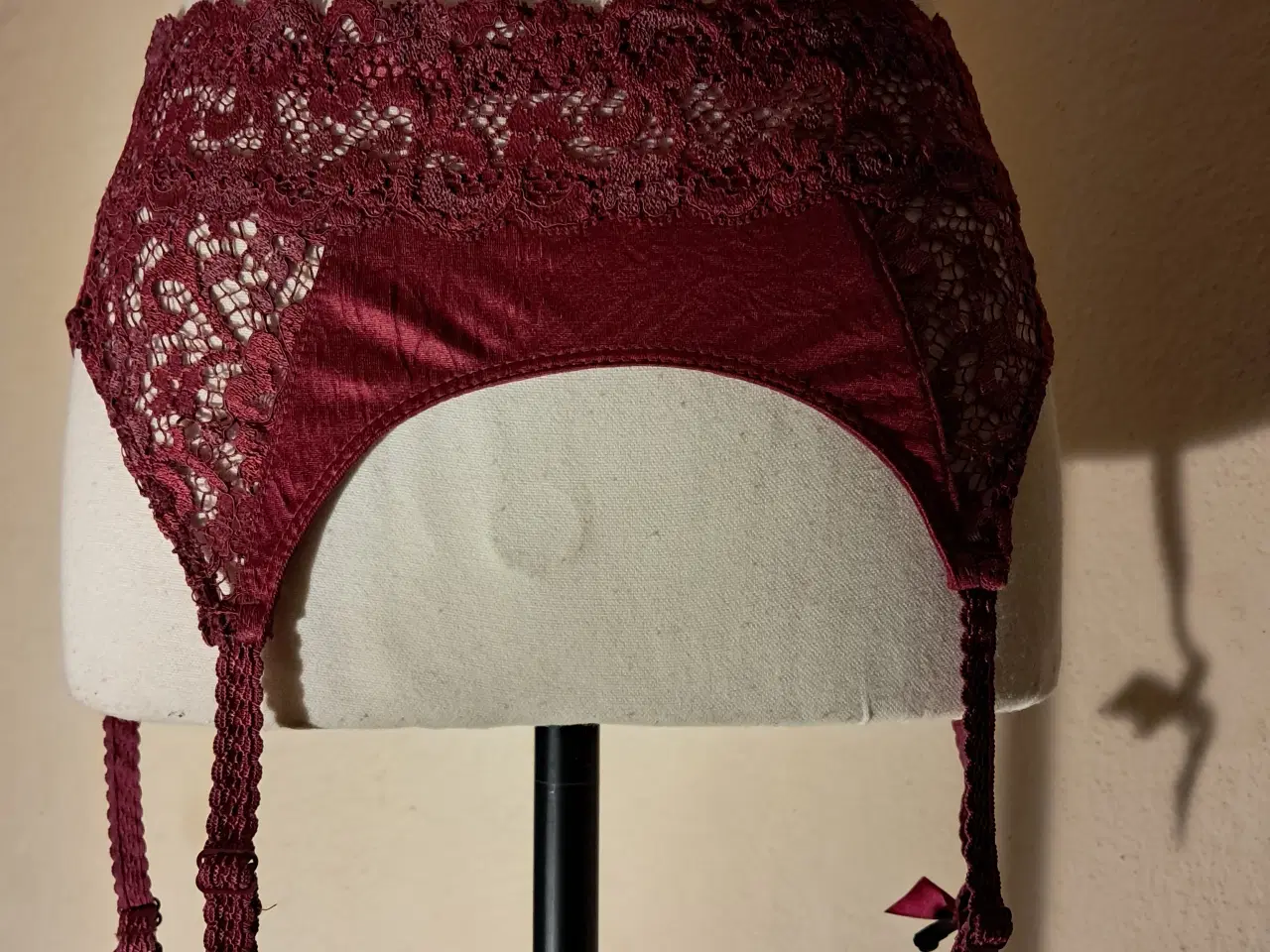 Billede 1 - Chantelle str. 40 strømpeholder