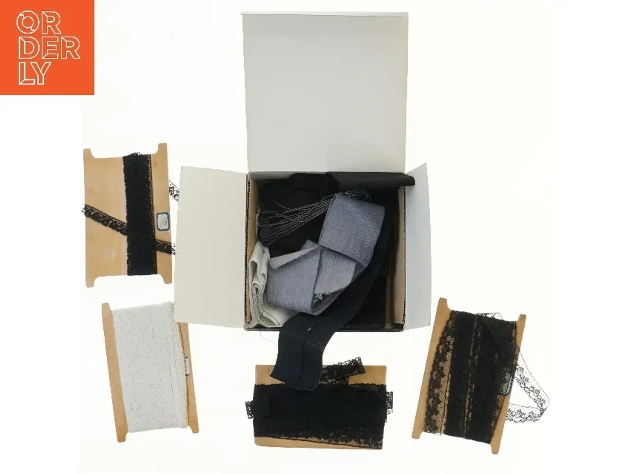 Billede 2 - Bohemia krystal kasse med bånd fra Bohemia (str. 22x22 cm)