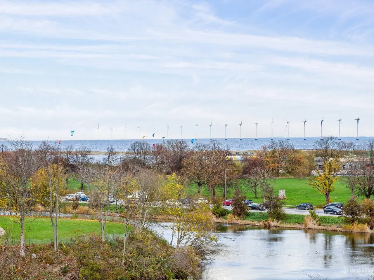 Billede 17 - Lyse og rummelige lokaler med udsigt til vandet