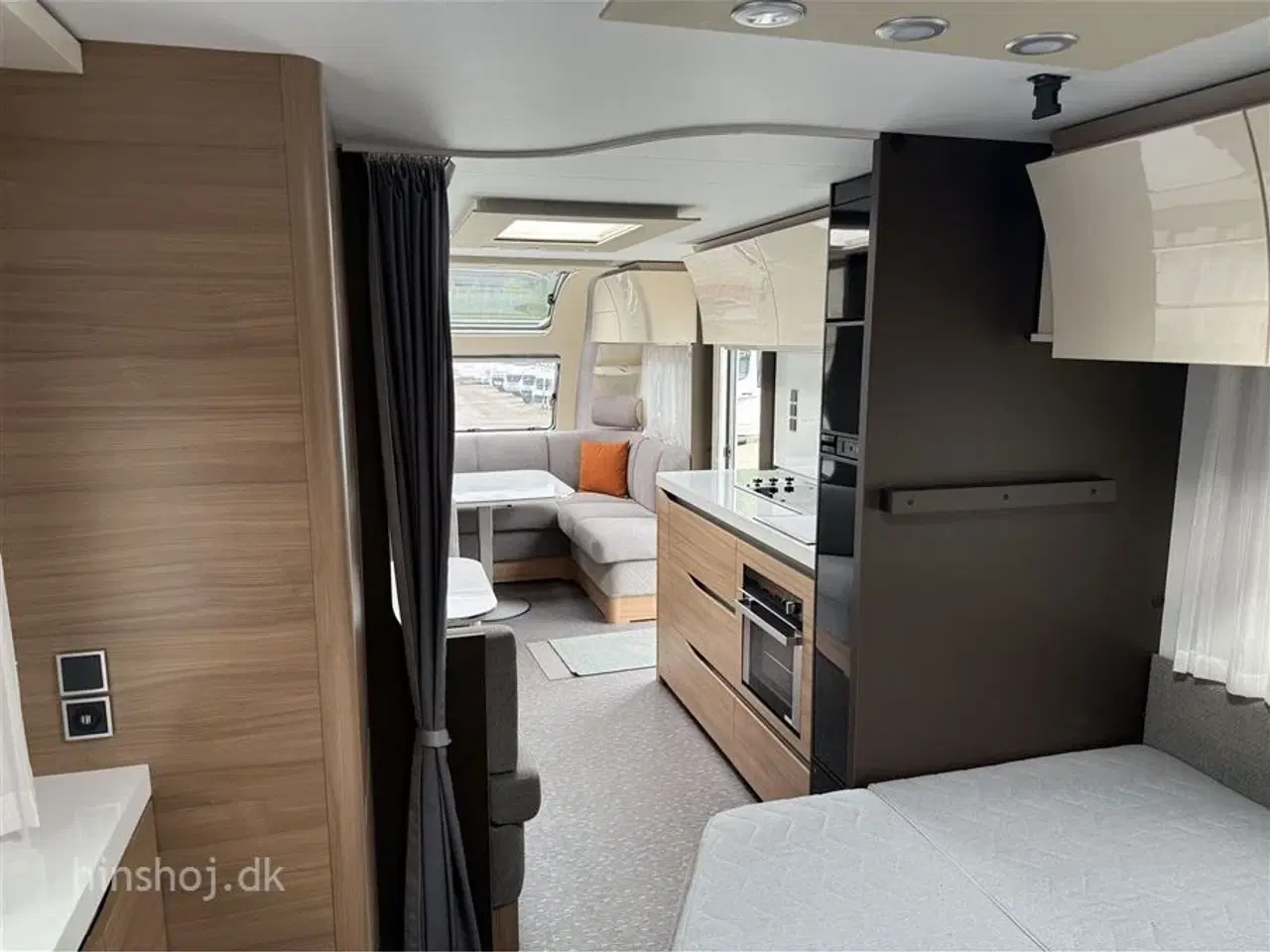 Billede 14 - 2019 - Adria Alpina 753 UP   Lækker vintervogn med dobbeltseng, rundsiddegruppe fra Hinshøj Caravan