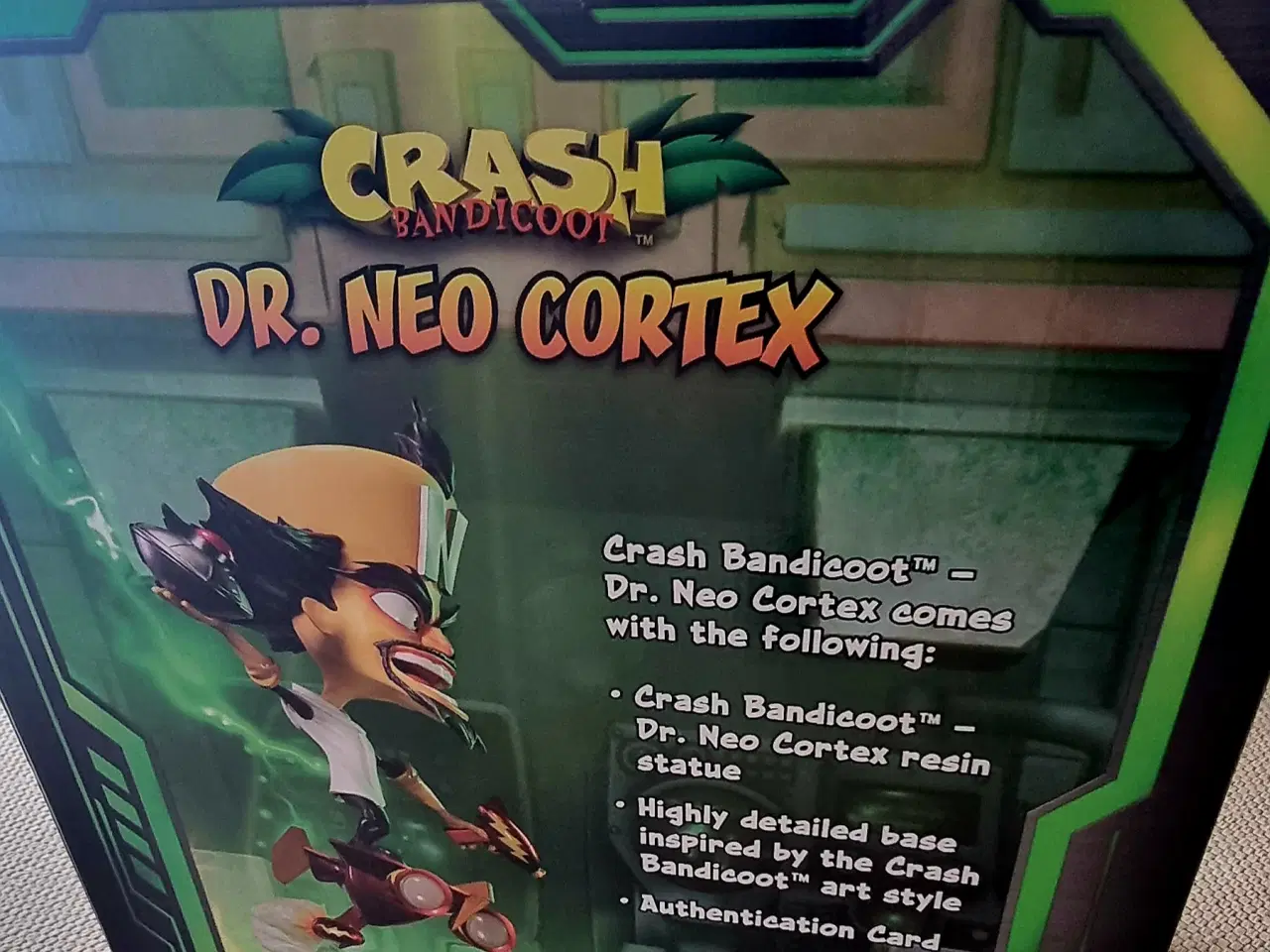 Billede 6 - Dr. Neo Cortex - 55 cm. høj. Original emballage 