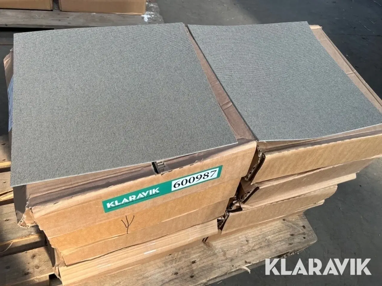 Billede 1 - Tæppefliser Ege 50,6 m2 beige