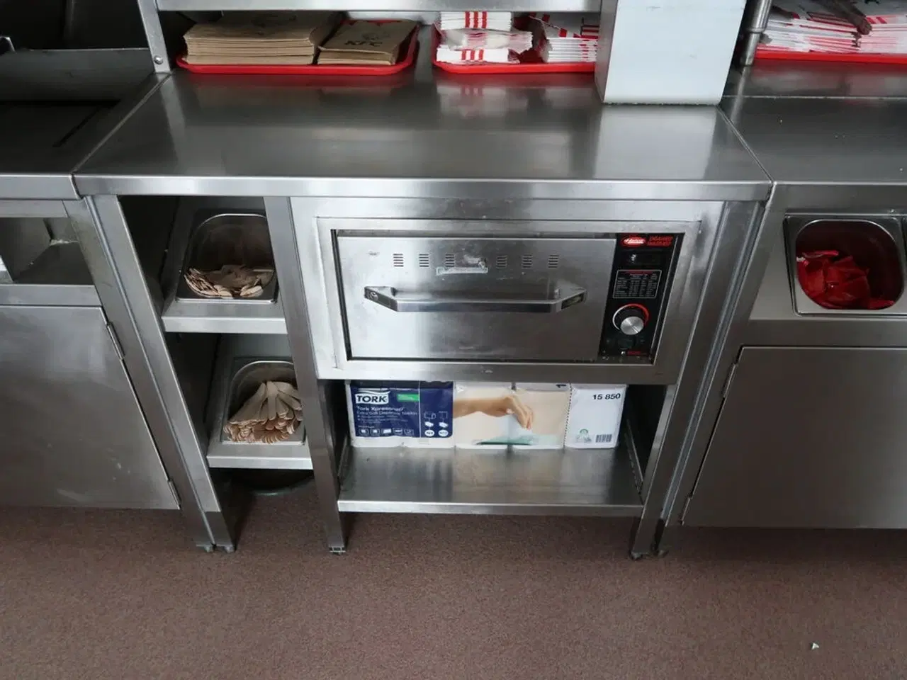 Billede 4 - Rustfri stålbord med indhold samt varmeskuffe HATCO Drawer Warmer