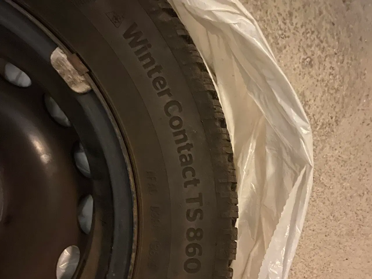 Billede 2 - Vinterdæk med fælge til C1/ Aygo og lignende 