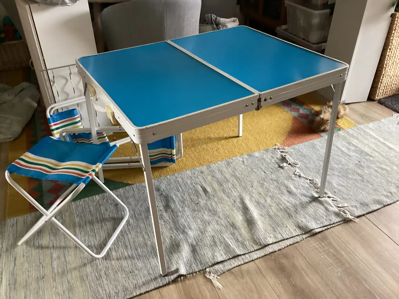 Billede 6 - Fint gammelt  campingbord i metal