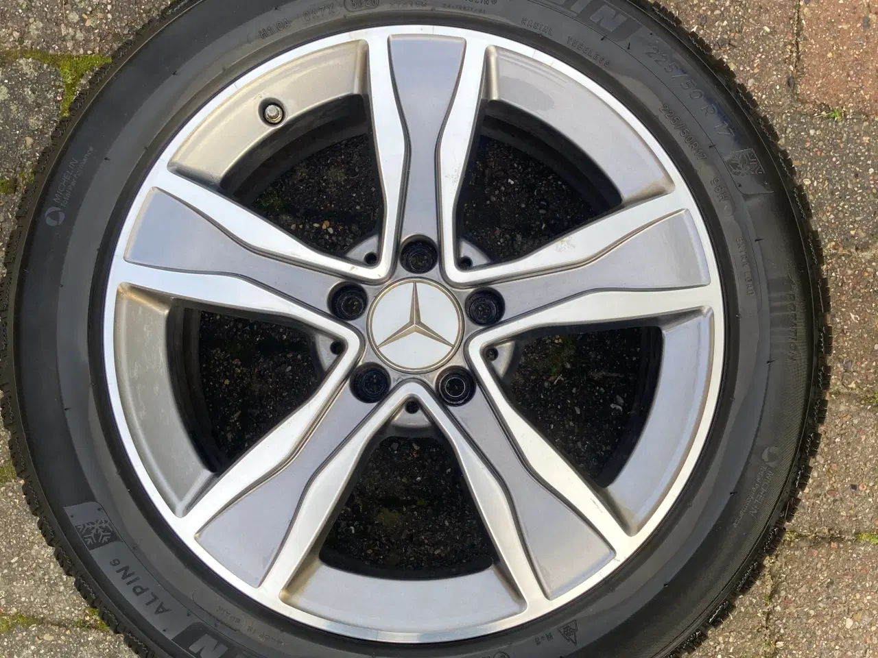 Billede 4 - Originale Mercedes fælge + Vinterdæk 17” 