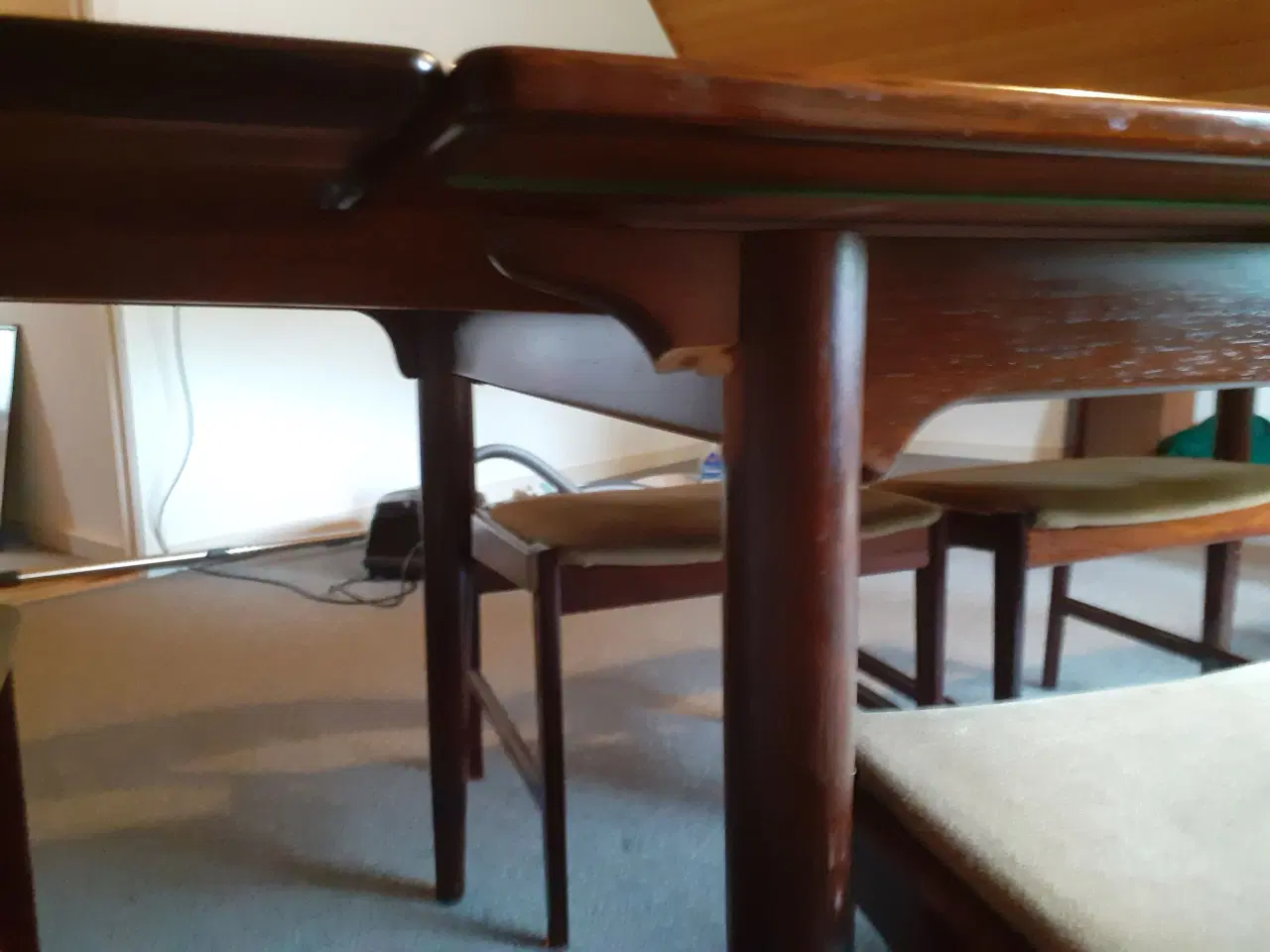 Billede 4 - Palisander spisebord med stole 