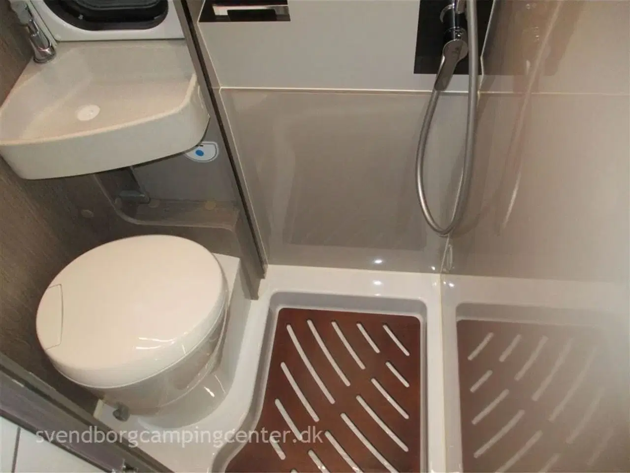 Billede 16 - 2022 - Chausson V594   Utrolig flot luxus camper