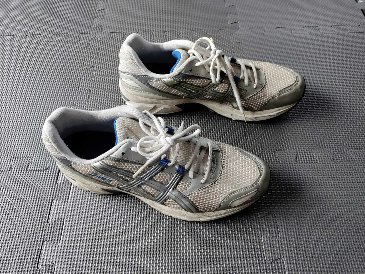 Billede 3 - Asics løbesko str 44