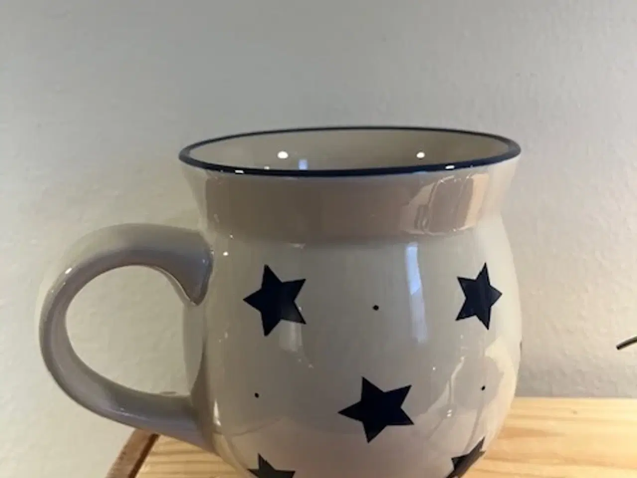 Billede 1 - Stort, håndlavet krus 40 cl – Polsk keramik med st