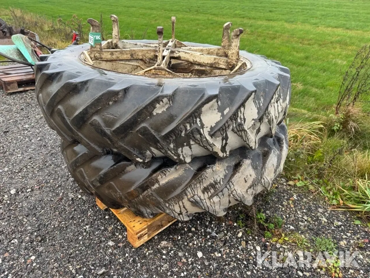 Billede 2 - Landbrugsdæk Good Year Traction sure grip 2 styk