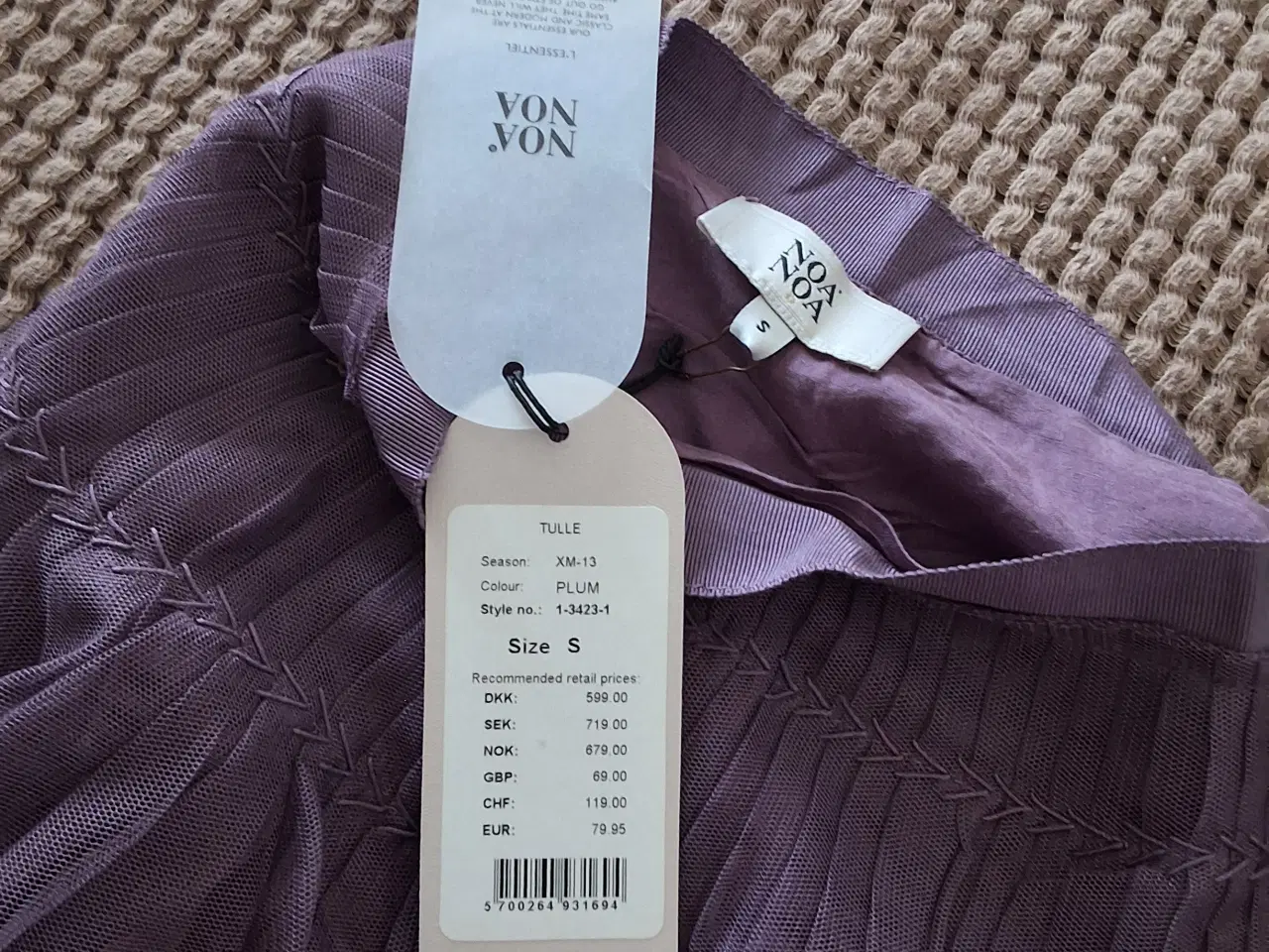 Billede 2 - Utrolig smuk HELT NY nederdel