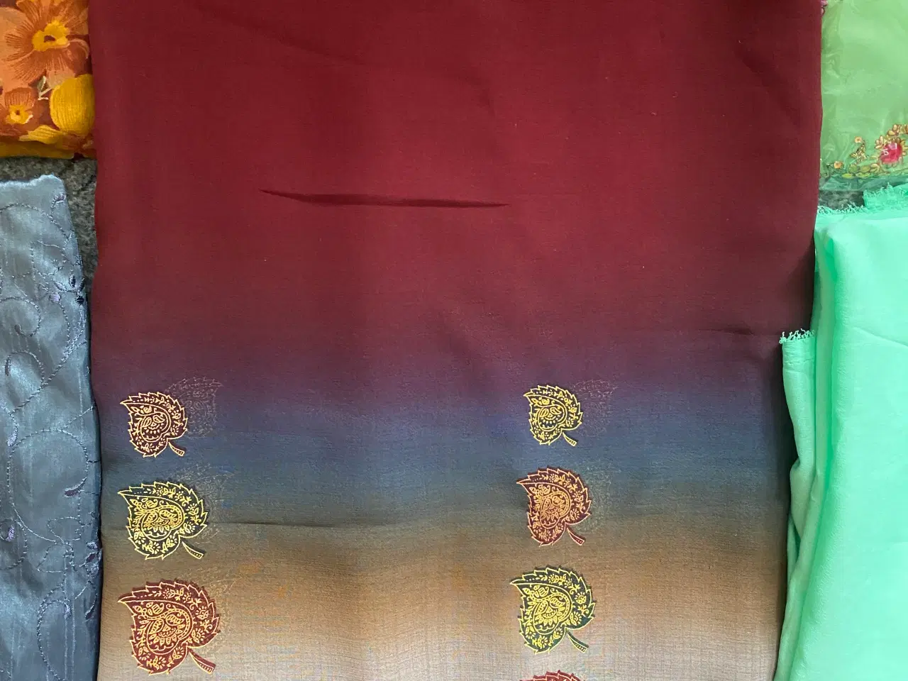 Billede 4 - Diverse stof i silke og polyester