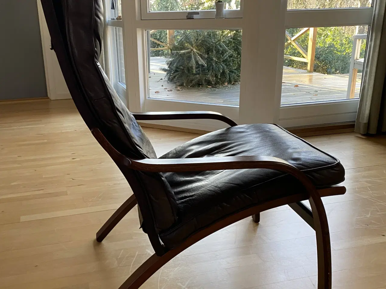 Billede 2 - Let og elegant læderstol
