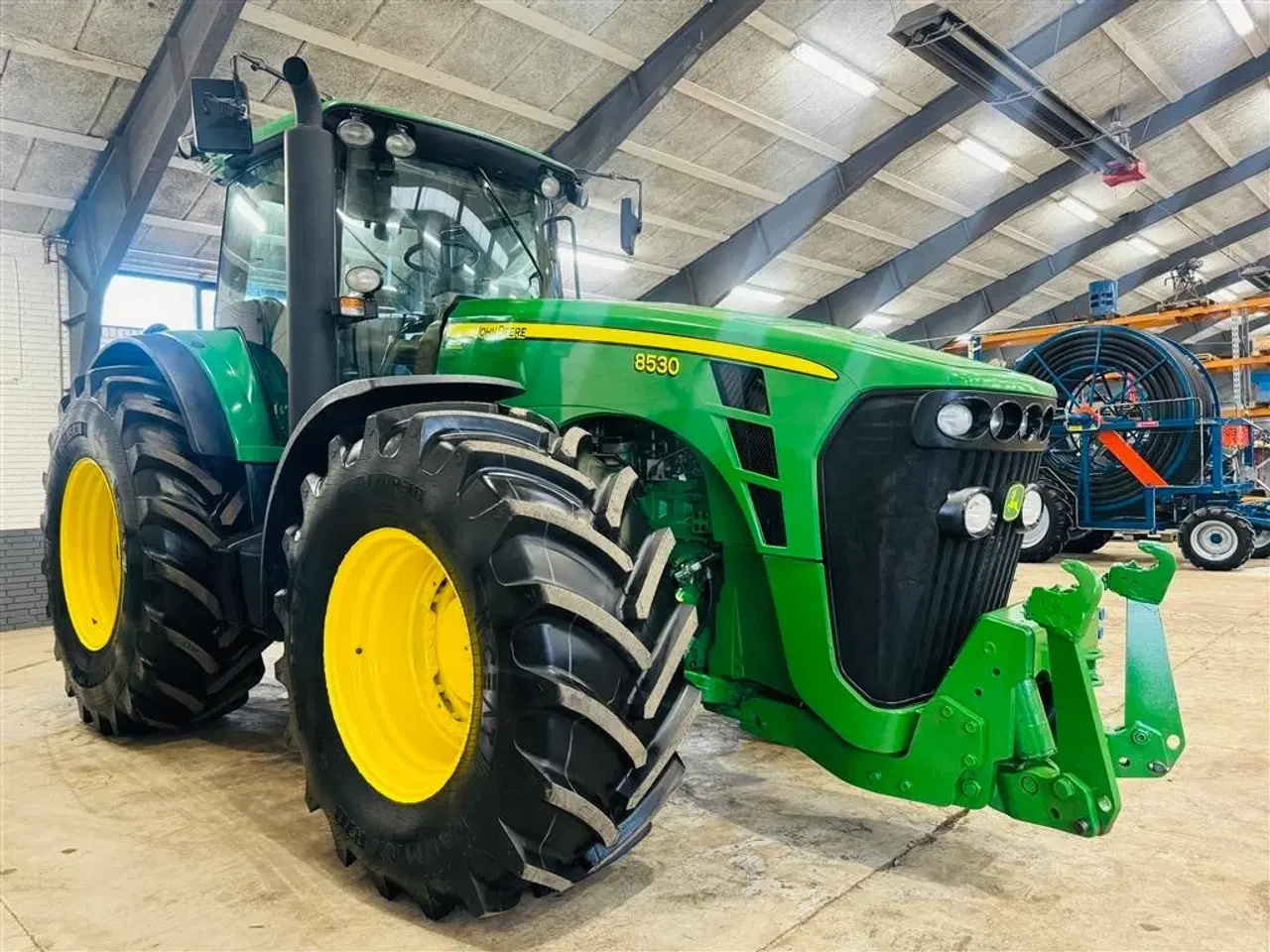 Billede 3 - John Deere 8530 Autopower Monteret med luft, frontlift og står på nye dæk.
