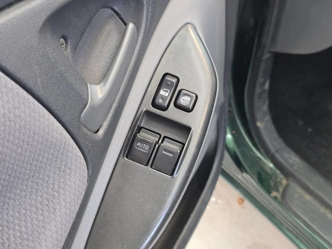 Billede 9 - Toyota Yaris 1,3 Luna