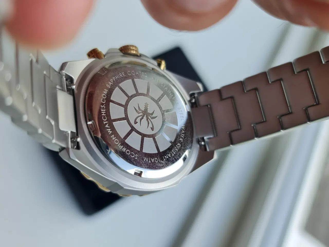 Billede 4 - Scorpion Chronograph Ur – Guld/Sølv – I Æske – Eks