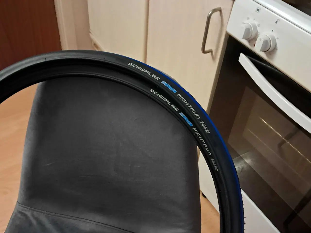 Billede 2 - Cykel dæk sælges 