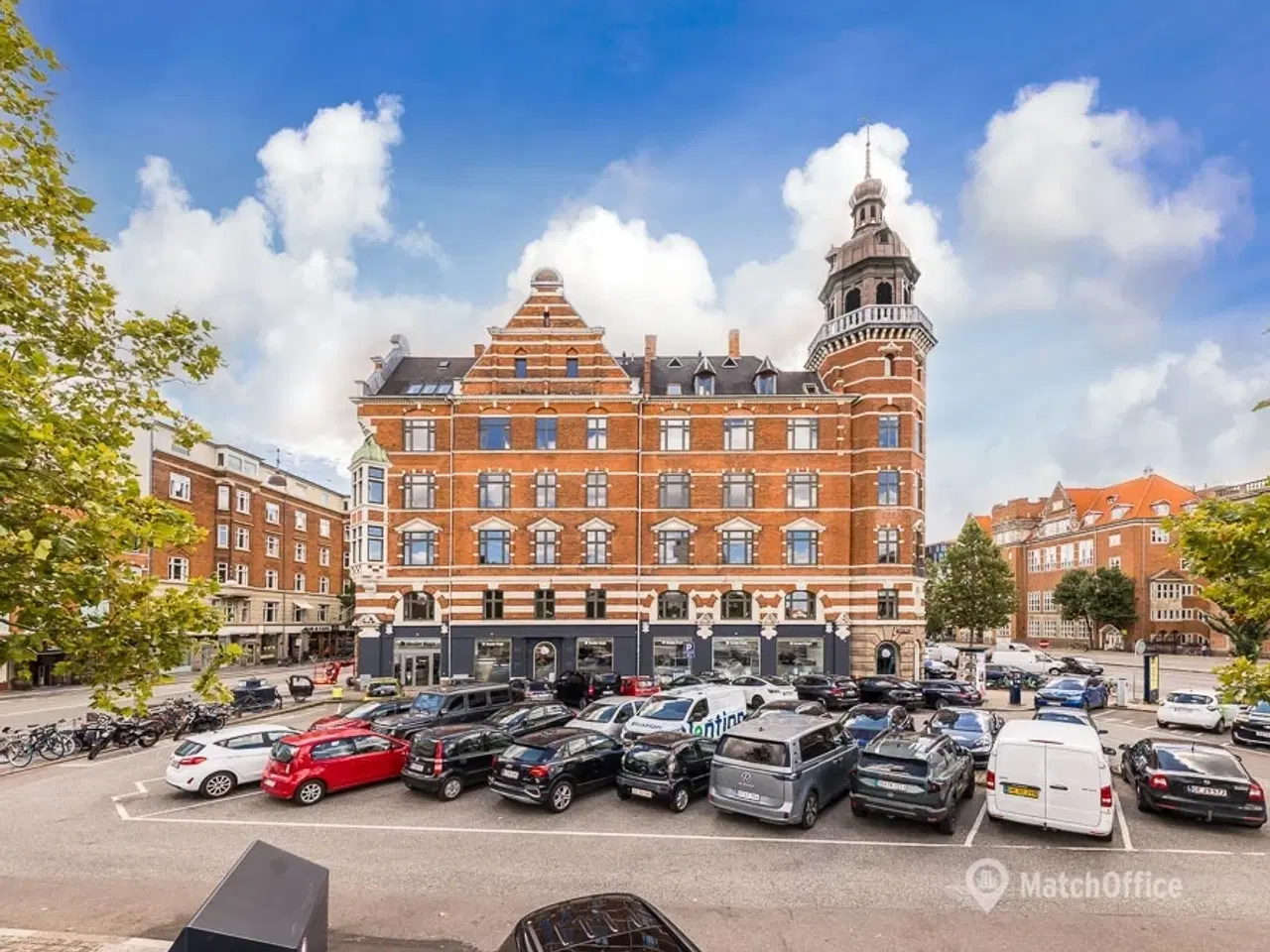 Billede 1 - Unikt og herskabeligt kontorlejemål med synlig placering