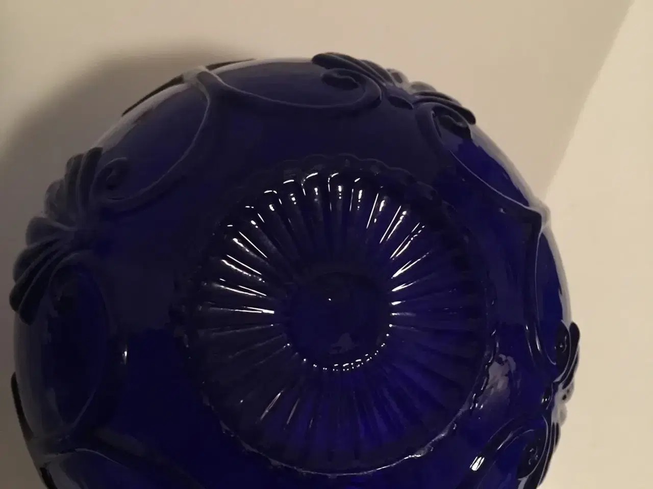 Billede 3 - Blå glas vase til salg