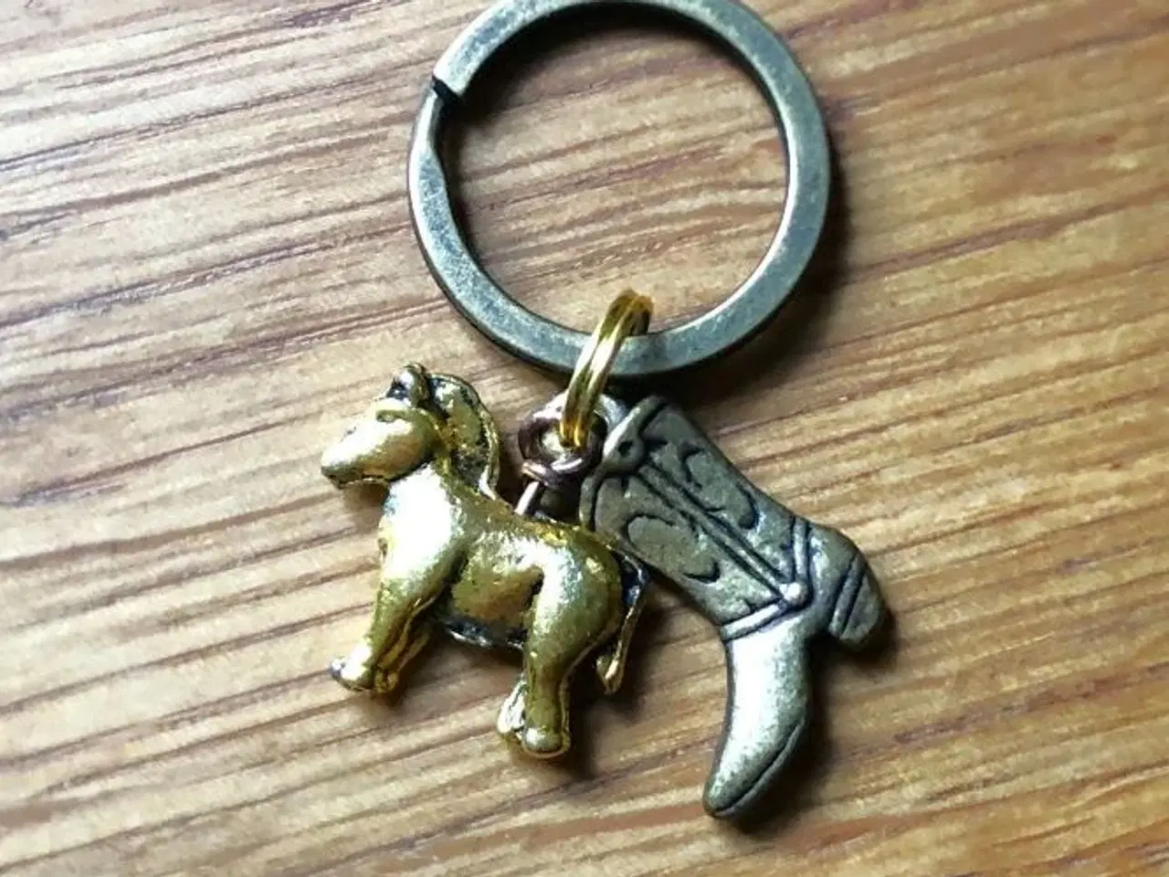 Billede 1 - Nøglering med western-motiv