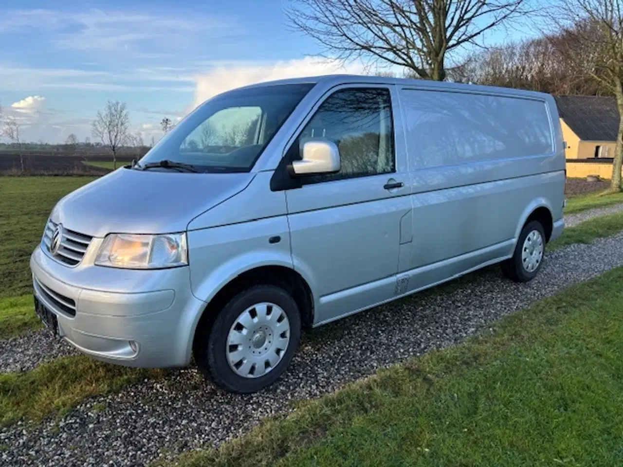 Billede 1 - VW Transporter 2,5 TDi 130 Kassevogn lang 4d Nysyn