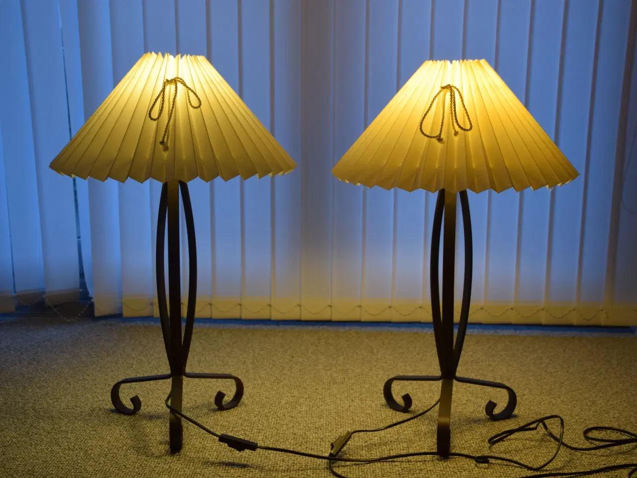 Billede 2 - 2 bordlamper m. Lene Bjerre skærme