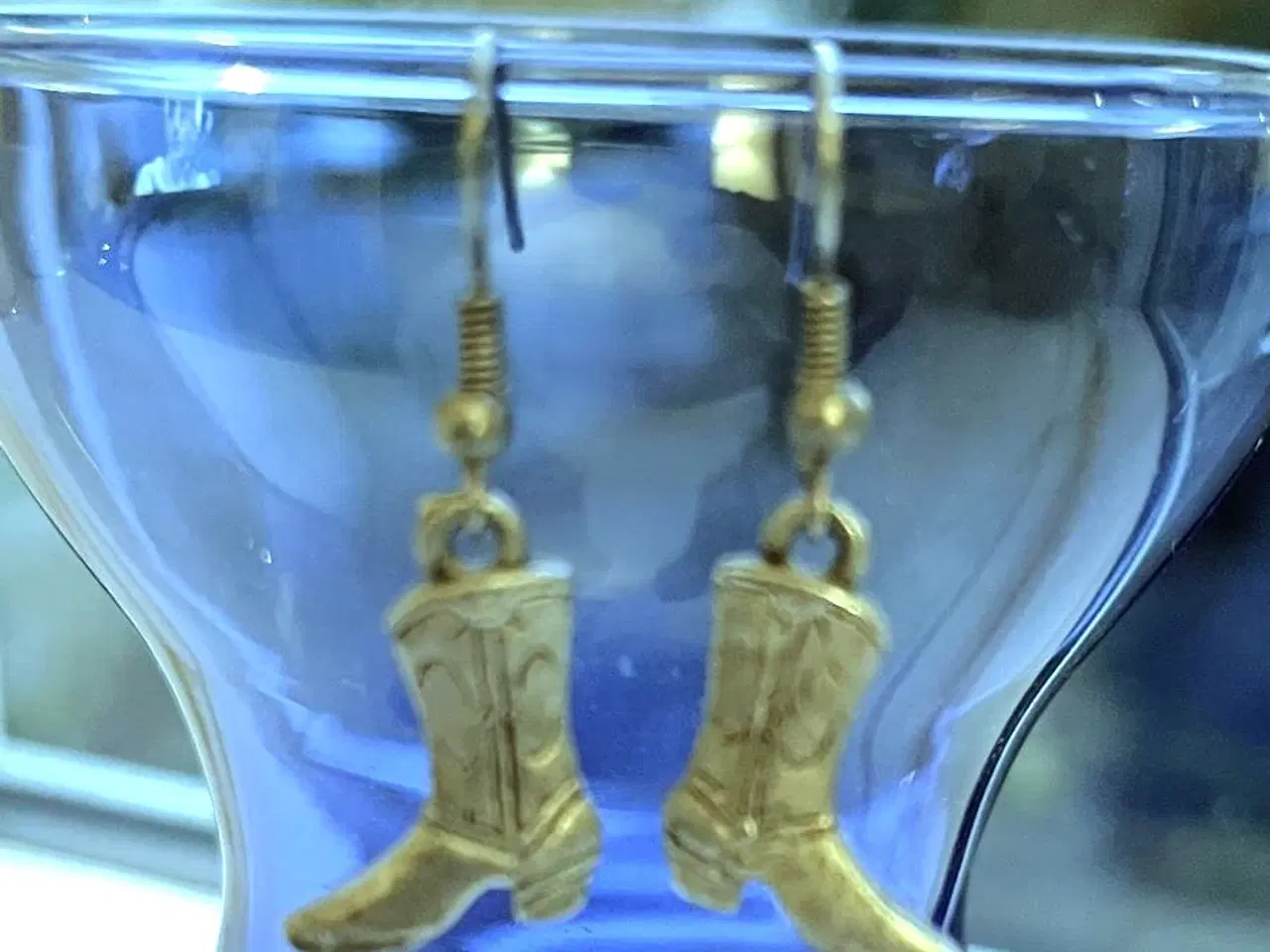 Billede 2 - Håndlavede øreringe med cowboystøvler - vælg selv