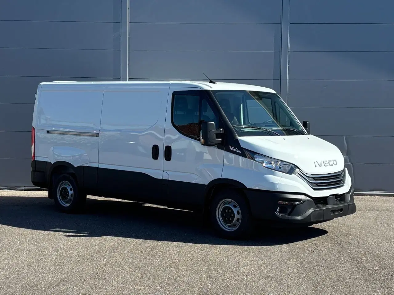 Billede 1 - Iveco Daily 2,3 35S16 9m³ Van AG8