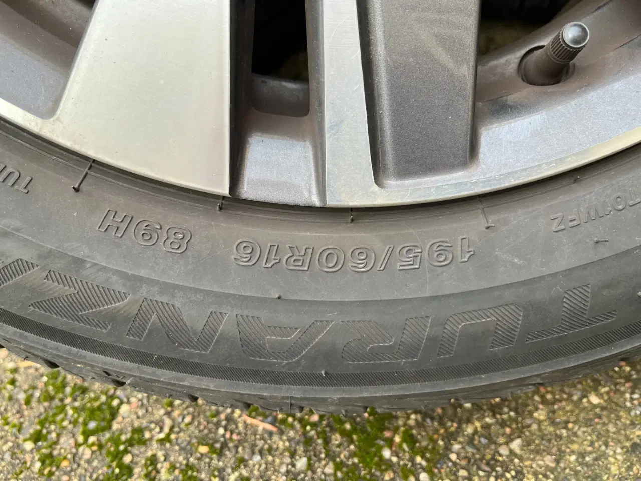 Billede 3 -  4 Originale fælge m. sommerdæk til Peugeot 2008