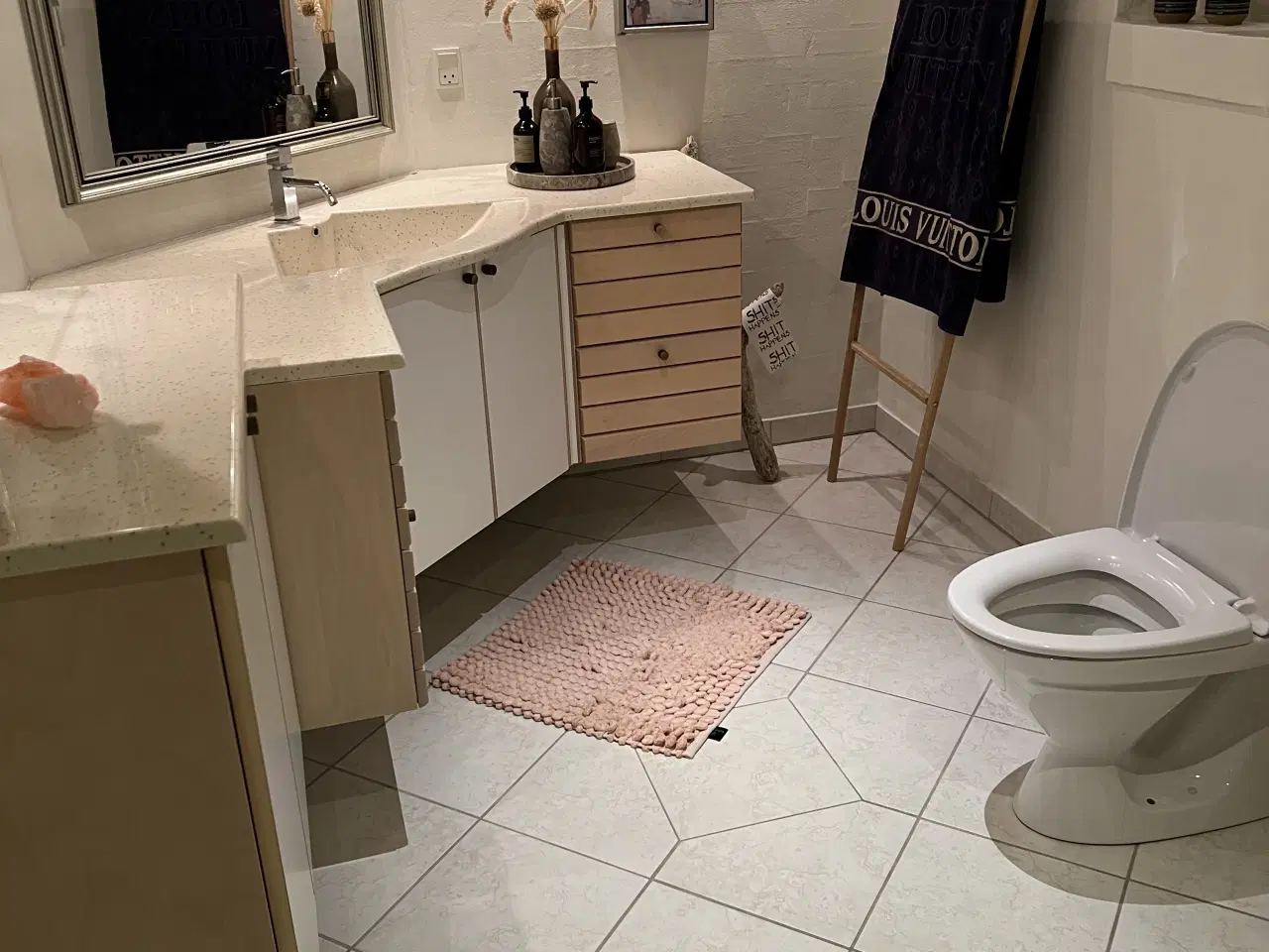 Billede 1 - JKE badeværelses møbler