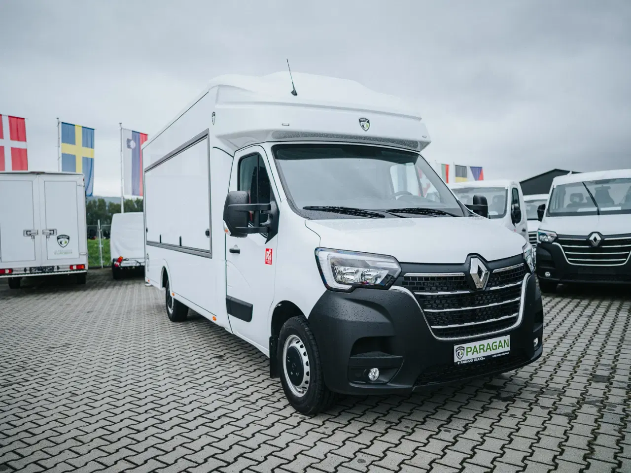 Billede 2 - Fabriksny FOODTRUCK / MADVOGN - Indret selv