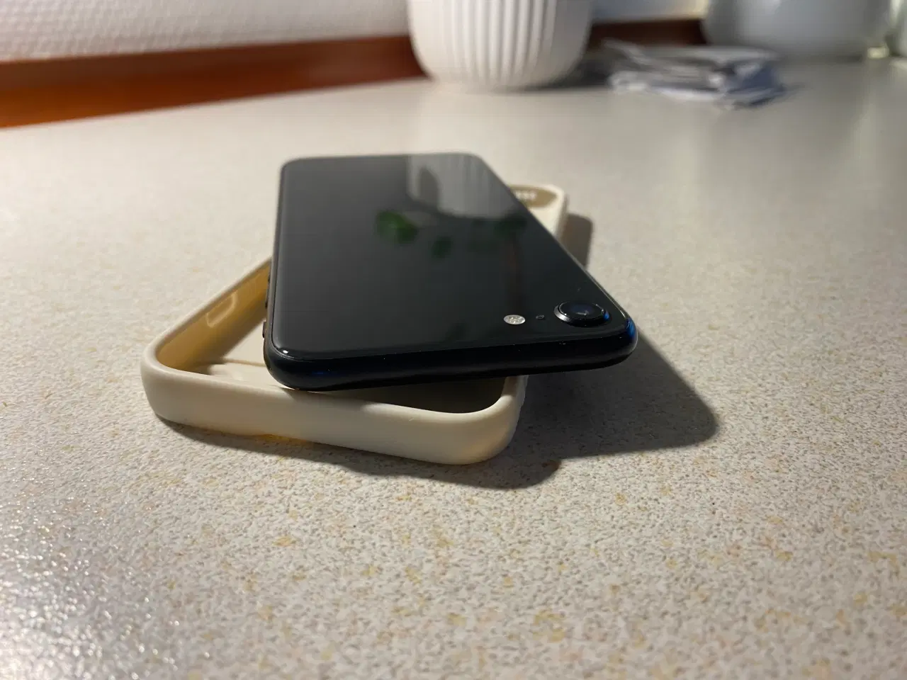 Billede 4 - Meget velholdt IPhone SE 2020